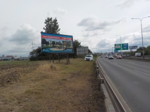Billboard - D8 směr centrum za sjezdem na Čakovice