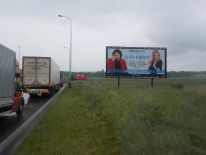 Billboard - D8, vpravo  sjezd směr Hloubětín