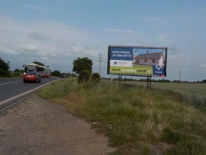 Billboard na trase Běchovice - Újezd n. L. směr z centra