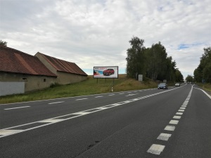 Velký billboard u Benešova - hlavní tah na Prahu